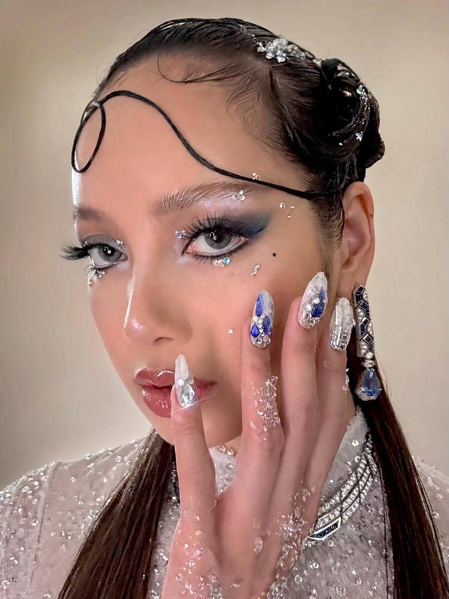 Inspirasi nail art seleb di Met Gala 2026 