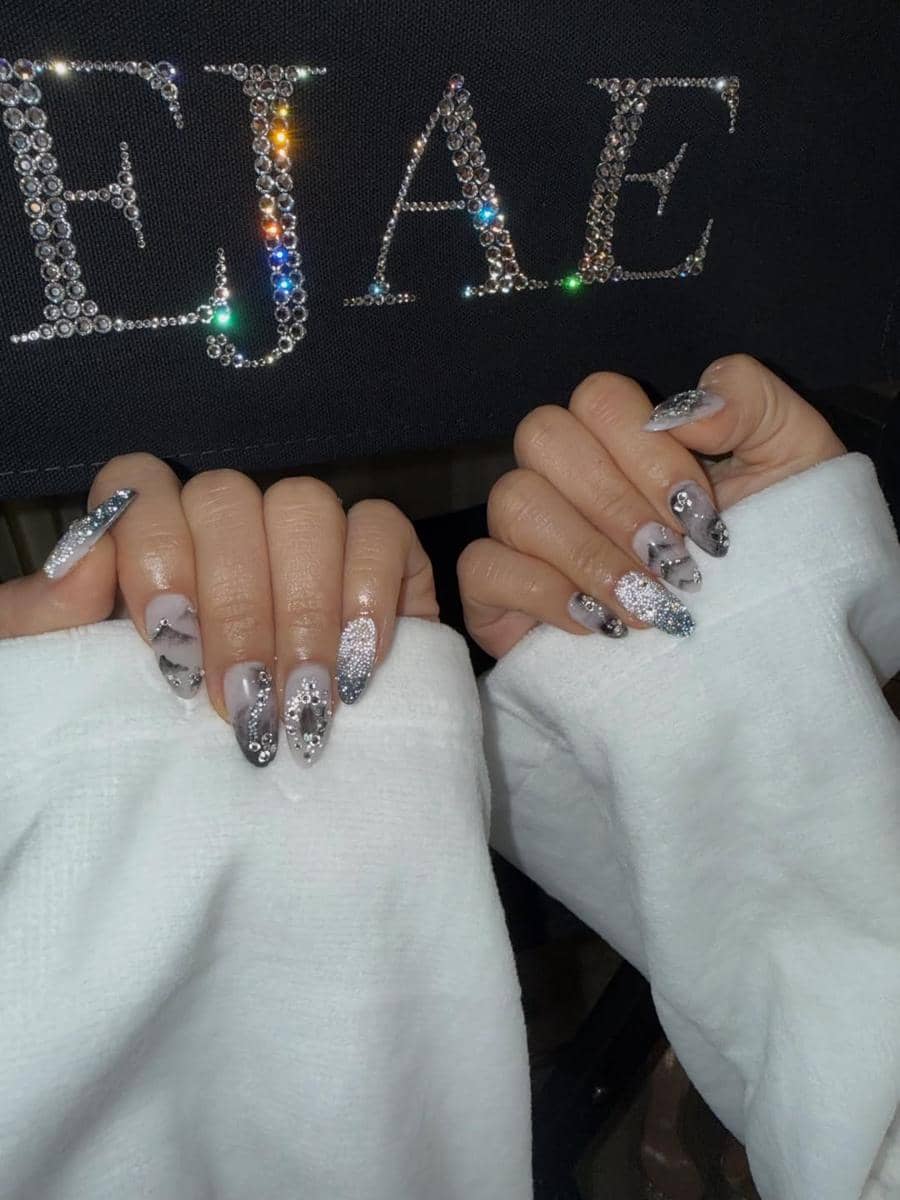 Inspirasi nail art seleb di Met Gala 2026