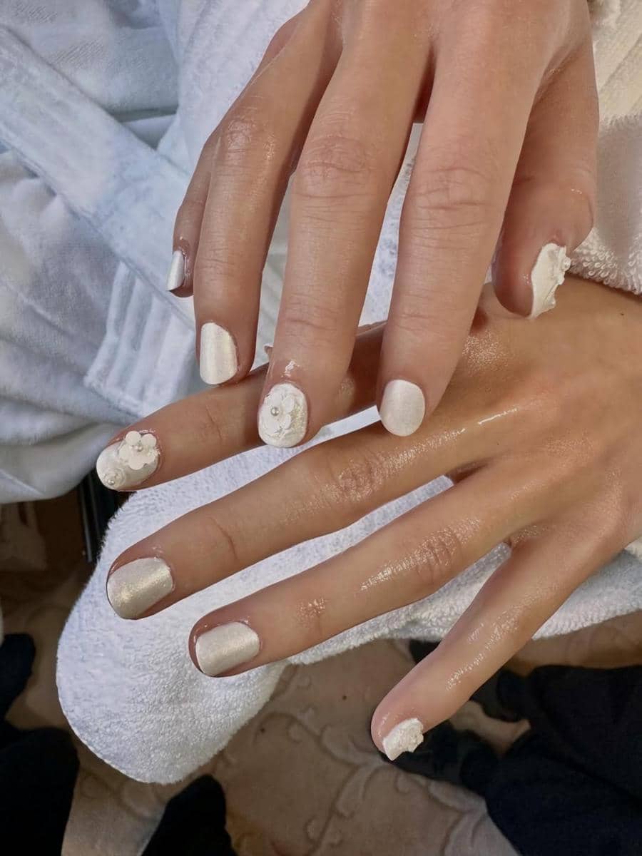 Inspirasi nail art seleb di Met Gala 2026
