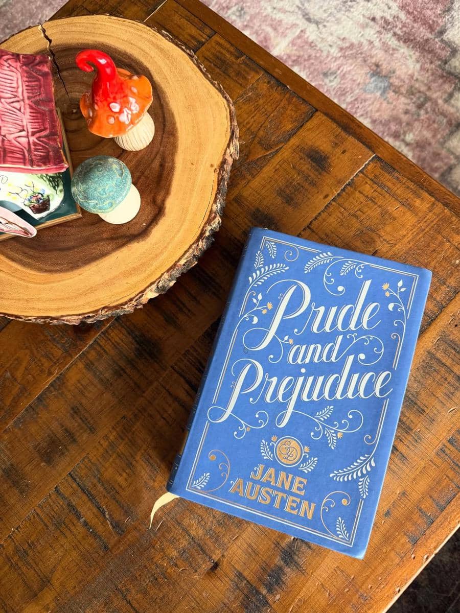 Tampilan buku Pride and Prejudice by Jane Austen