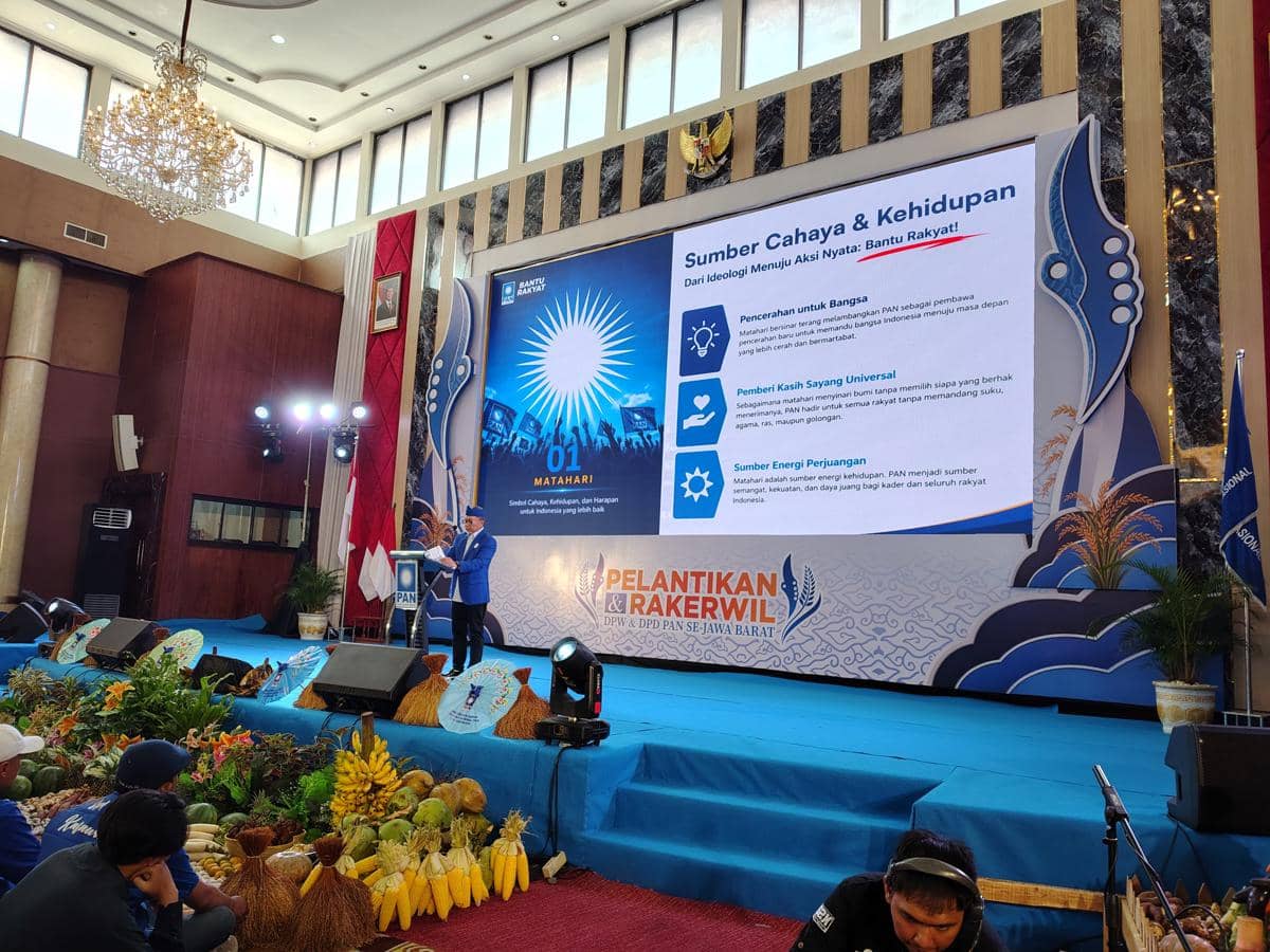 Lantik DPW PAN Jabar, Zulhas: Kader Harus Hadir di Tengah Masyarakat