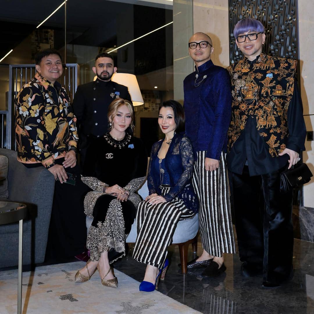Gaya Inul Daratista (instagram.com/inul.d)