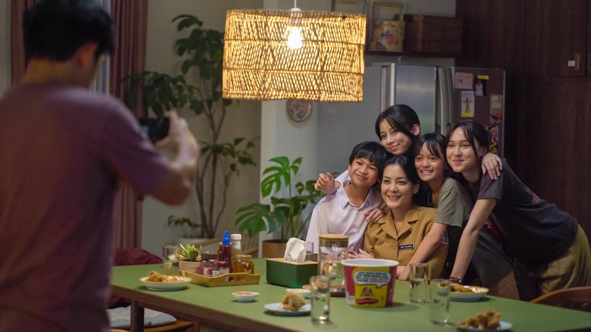 Penonton Film Yang Lain Boleh Hilang, Asal Kau Jangan, di CGV Jwalk, Minggu (10/5/2026). (IDN Times/Herlambang Jati Kusumo)