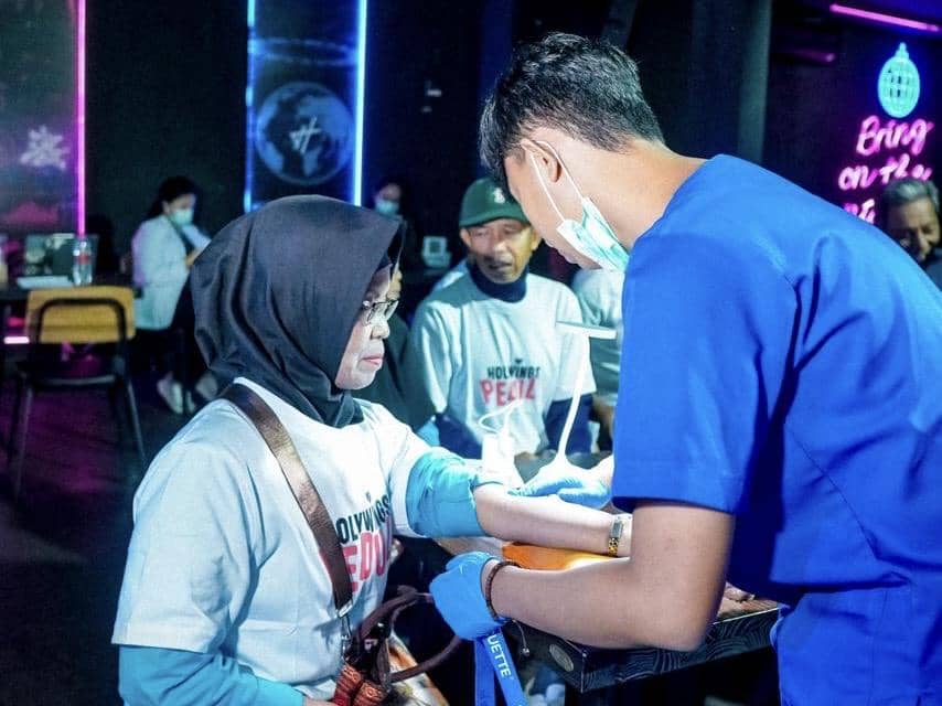 Holywings peduli