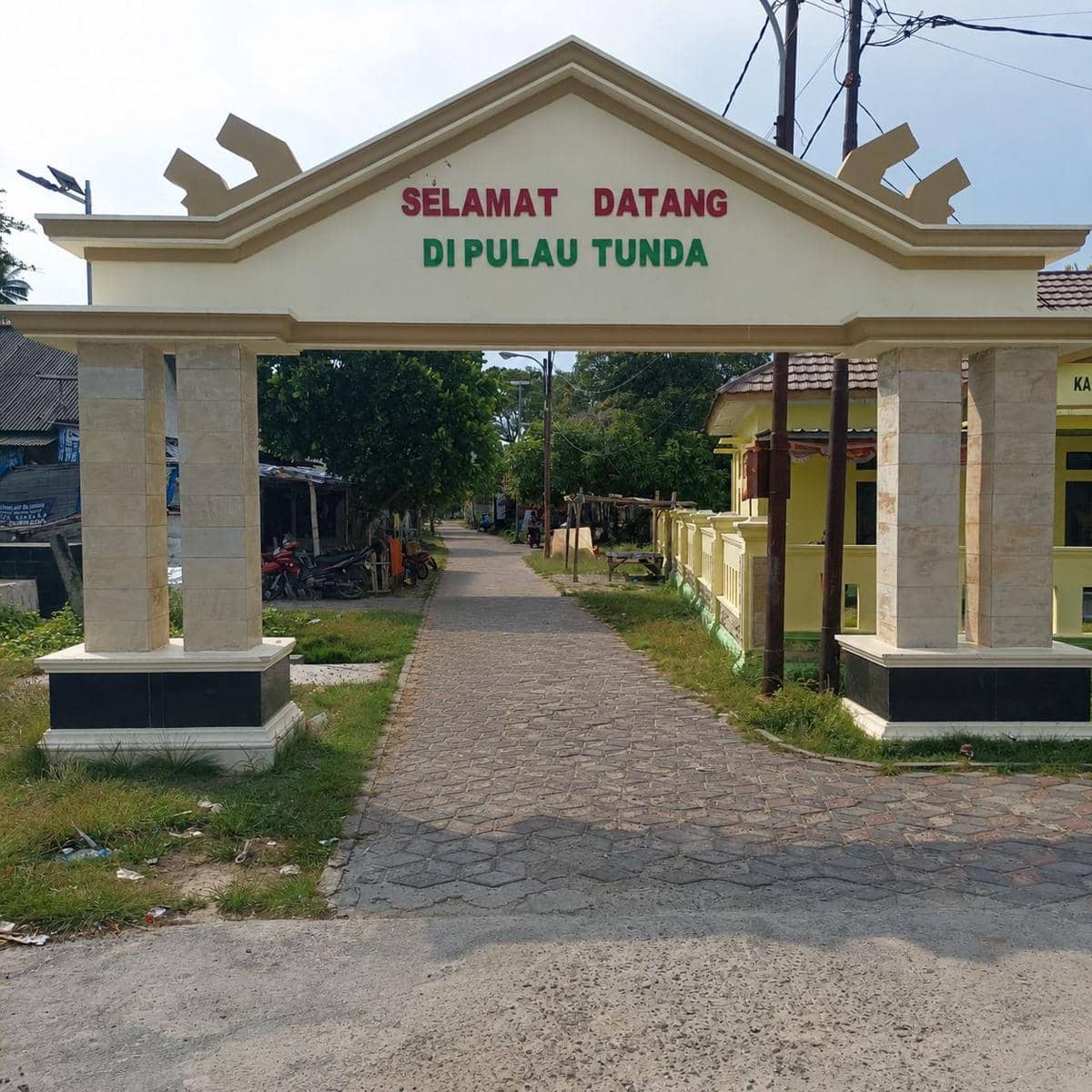 Fasilitas Tenaga Surya Rusak, Listrik Jadi Barang Langka di Pulau Tunda