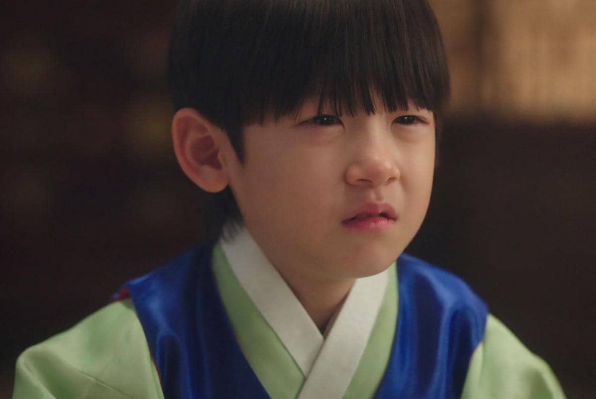 Cuplikan drama Korea Perfect Crown