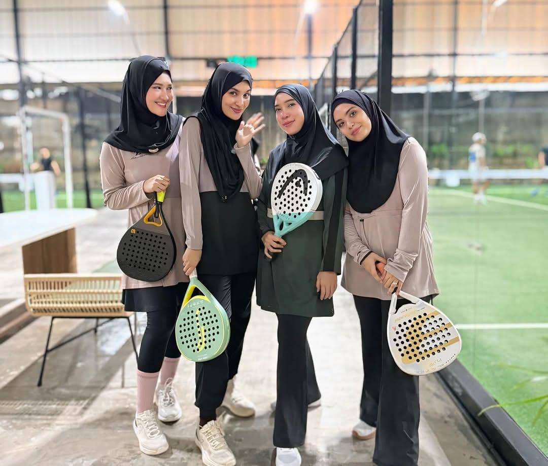 inspirasi outfit olahraga ala Shireen Sungkar 