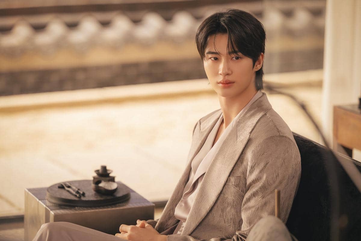 Siapa Kandidat Pelaku Pembakaran Istana di Drakor Perfect Crown?