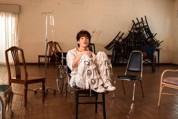 cuplikan MV "Therapist"