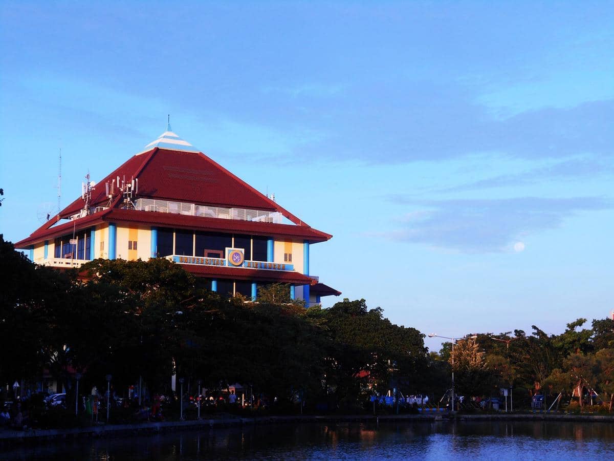 Potret Universitas Airlangga