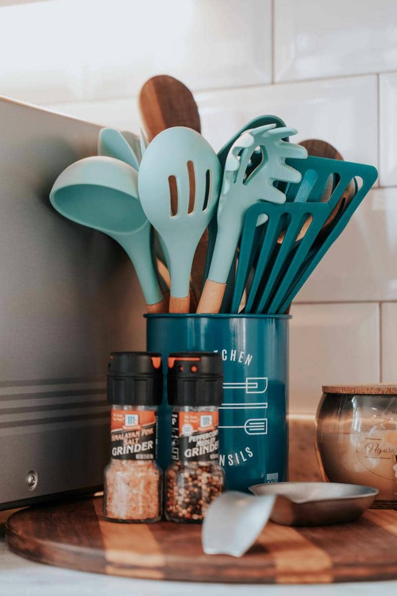 ilustrasi spatula silikon untuk memasak