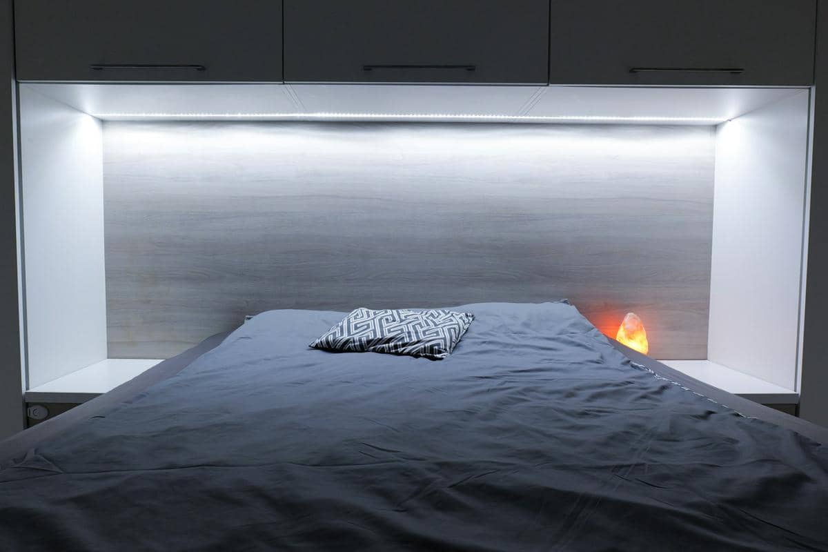 ilustrasi interior kamar tidur hidden lighting