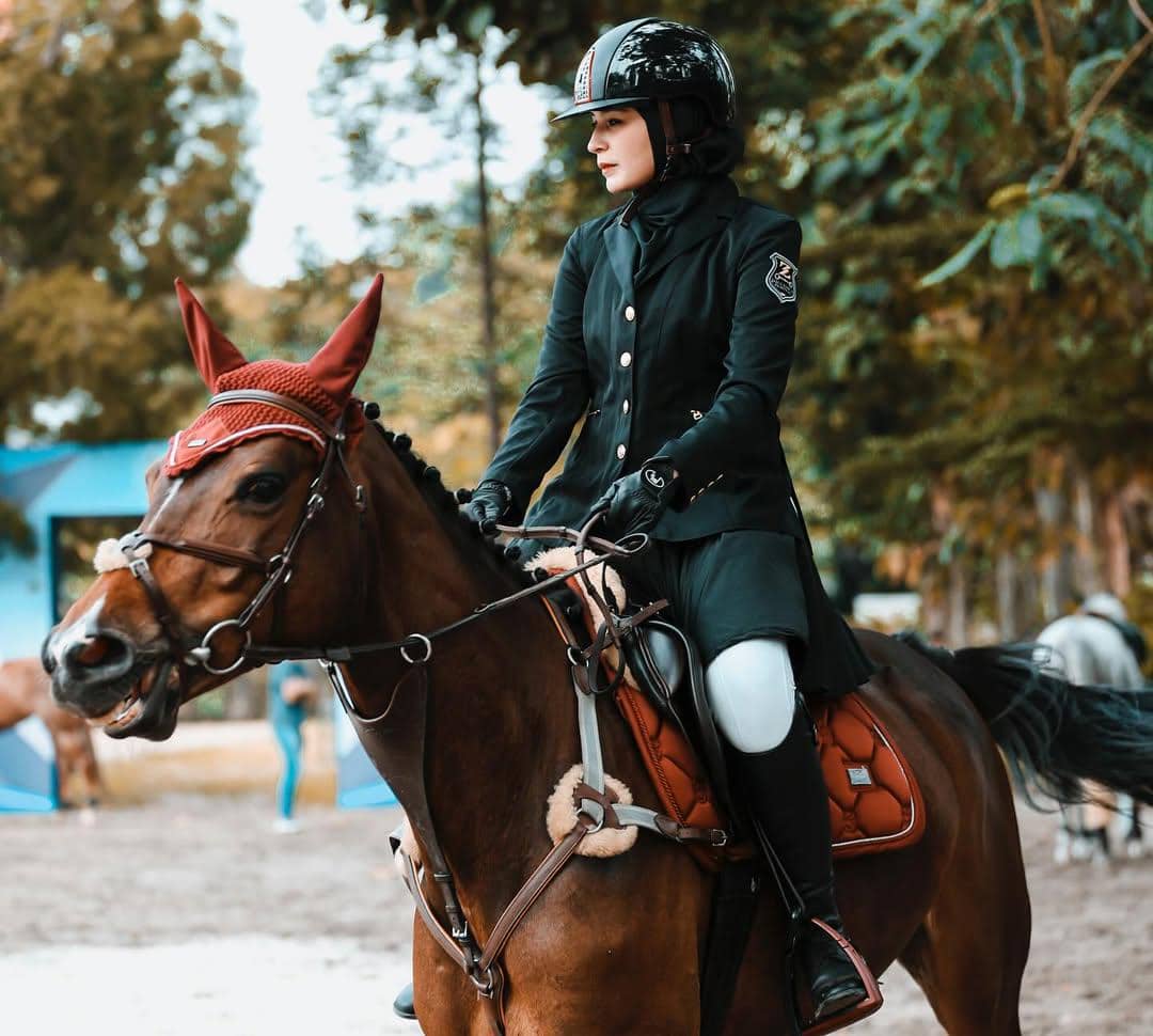 inspirasi outfit olahraga ala Shireen Sungkar 
