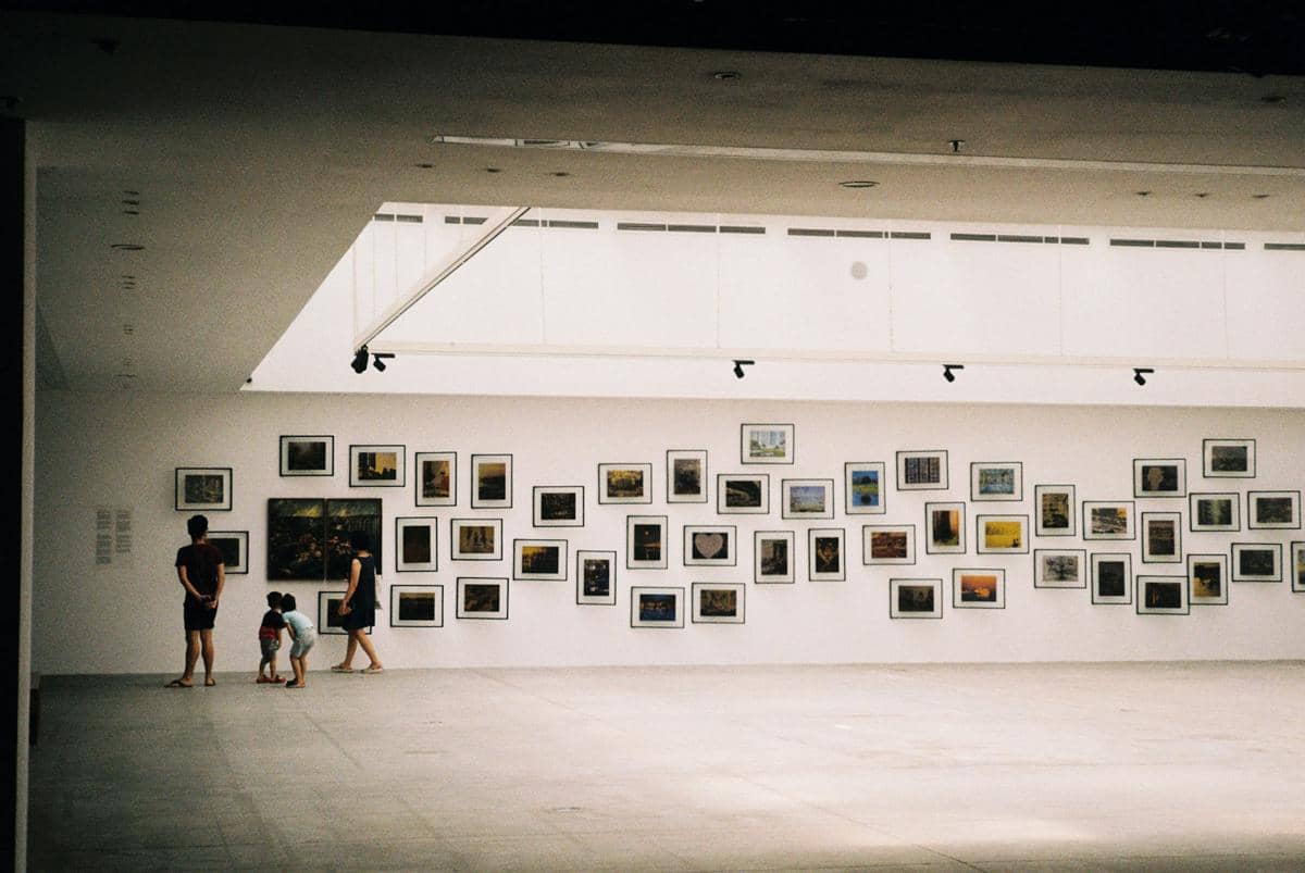 ilustrasi pameran lukisan