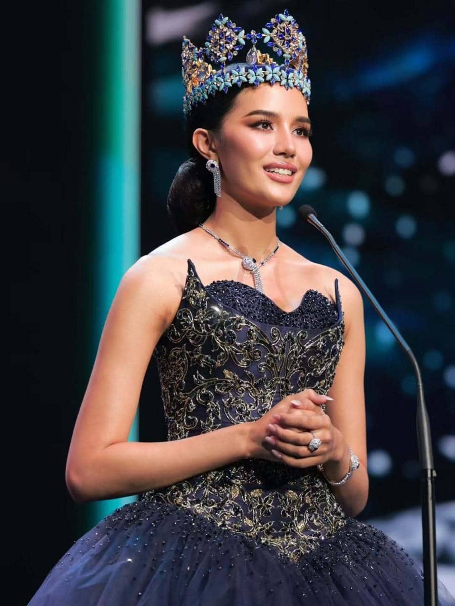 Potret Last Walk Opal Suchata Sebagai Miss World Thailand 2025