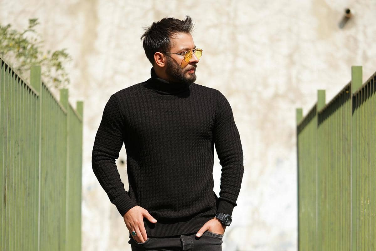 ilustrasi pria memakai turtleneck