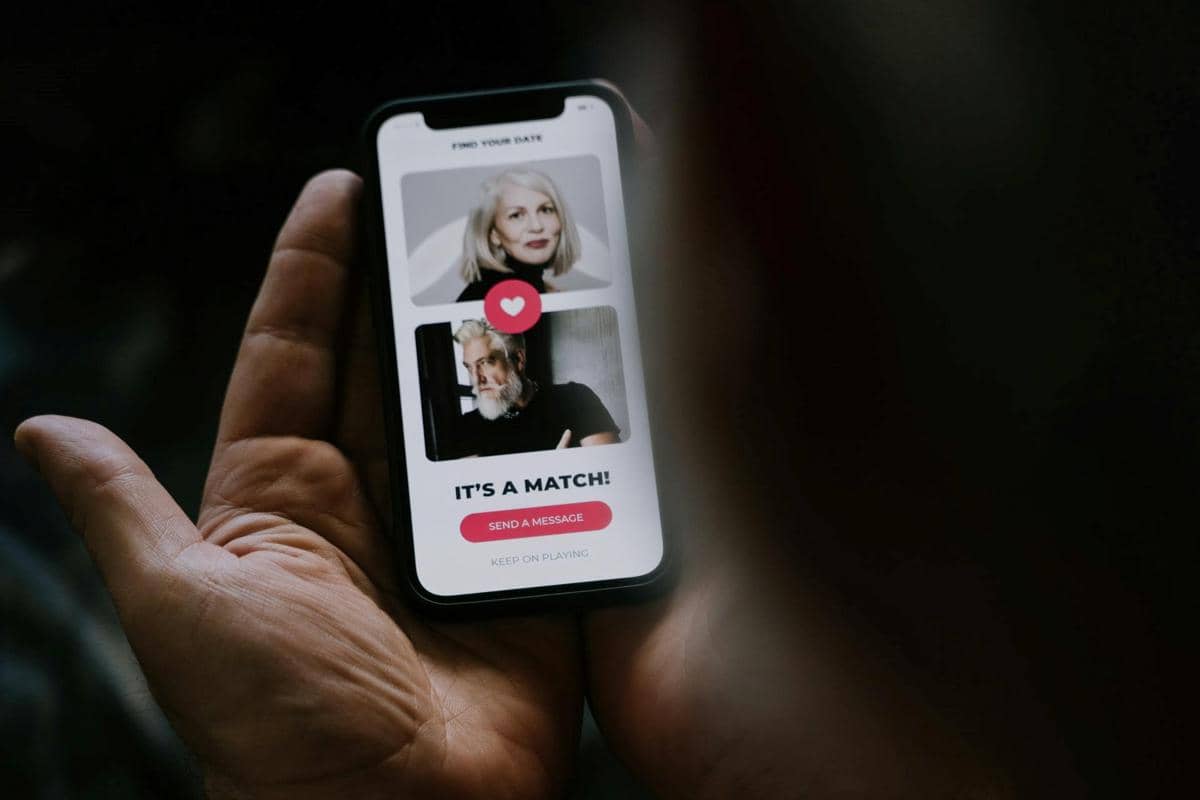 4 Zodiak Cowok Red Flag di Dating App: Hobi Ghosting Setelah Dapat Pap Foto