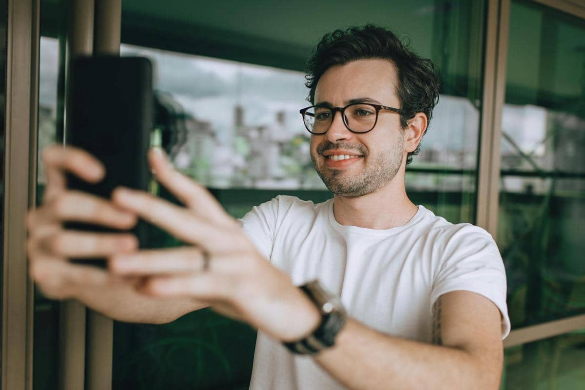 ilustrasi selfie