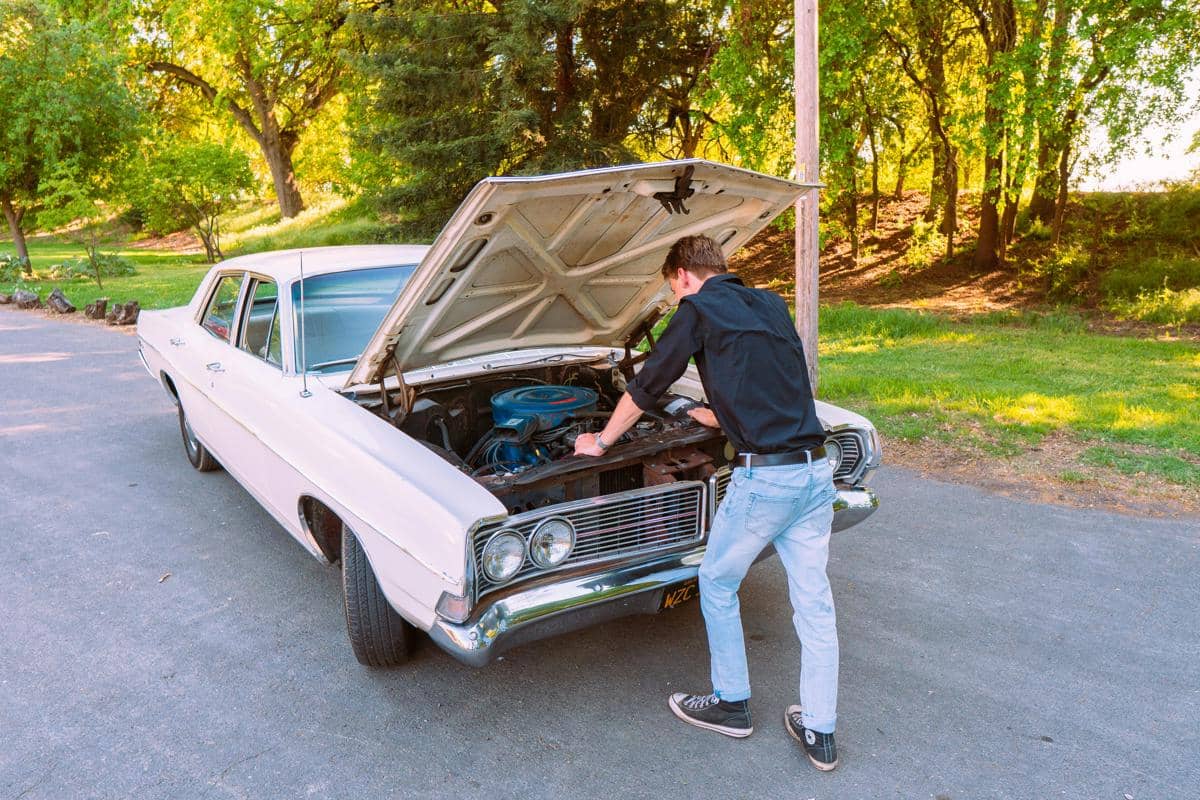 5 Penyebab Mesin Mobil Overheat yang Sering Diabaikan Pengendara