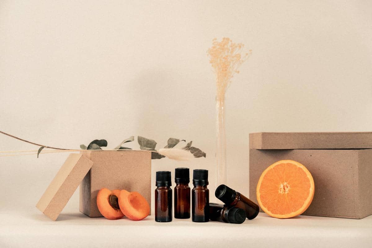 ilustrasi reed diffuser (pexels.com/Luca Nardone)