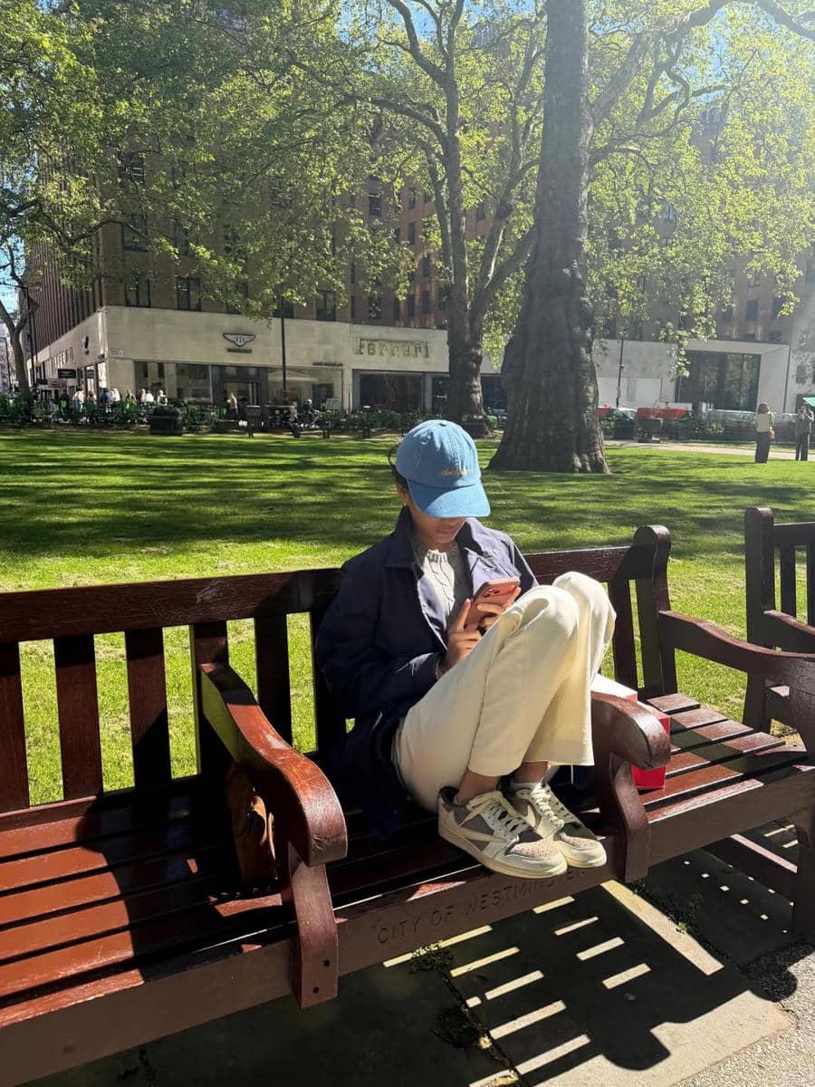 Azizah Salsha jalan-jalan di London