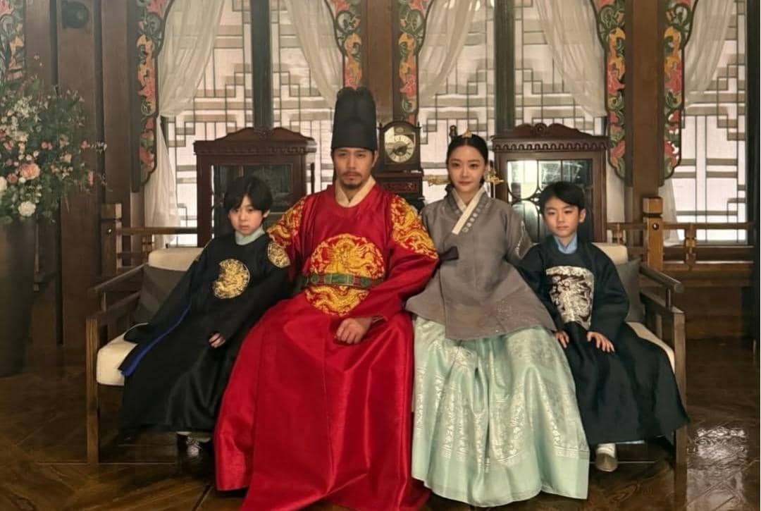 Cho Seo Yoon, Son Jun Ho, Kim So Hyun, dan Lee Su Ho di drama Perfect Crown