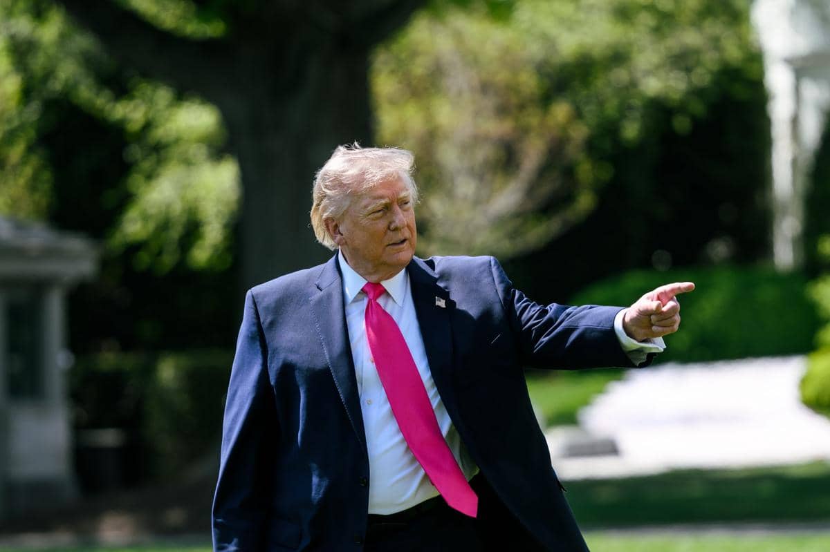 Trump Ancam Bom Siapa pun yang Dekati Stok Uranium Iran