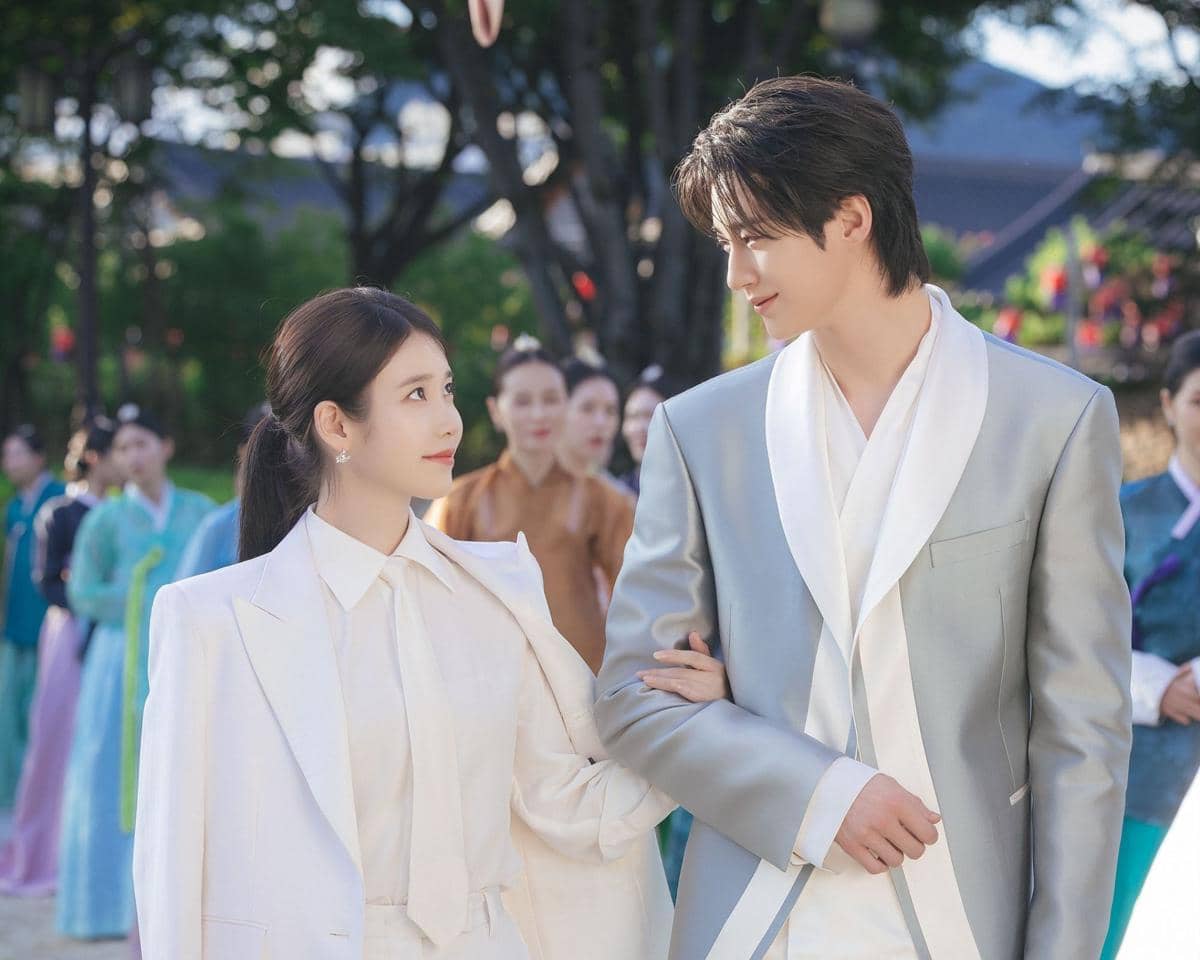 4 Healing Relationship Pangeran Yi An dan Seong Hui Ju Perfect Crown