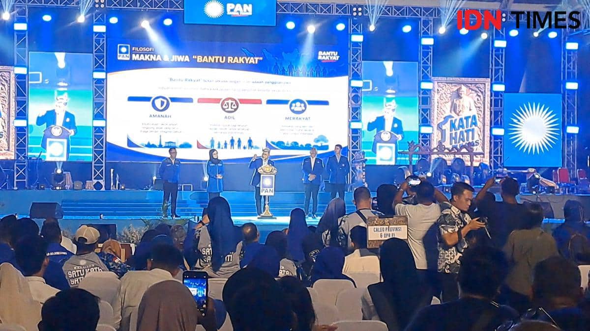 Zulhas Bongkar Alasan PAN Tetap Setia ke Prabowo di Depan Kader Jatim