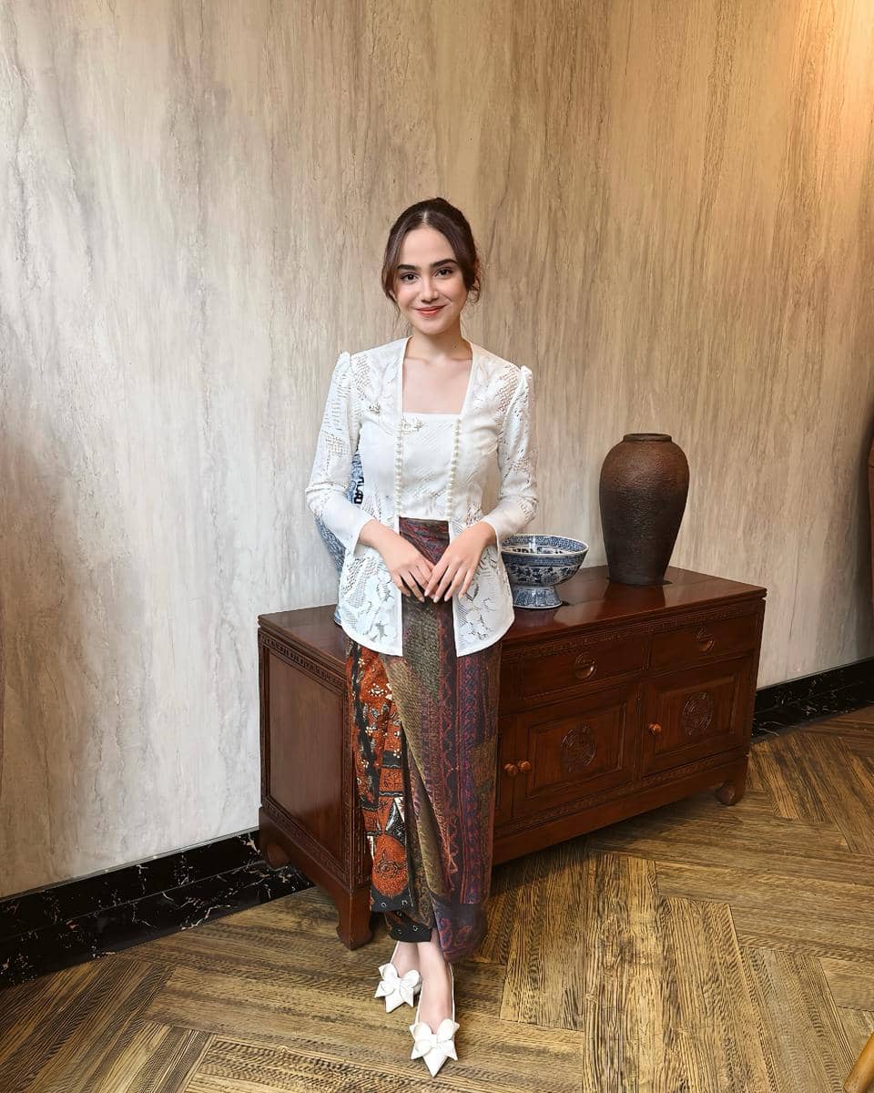 kebaya Syifa Hadju