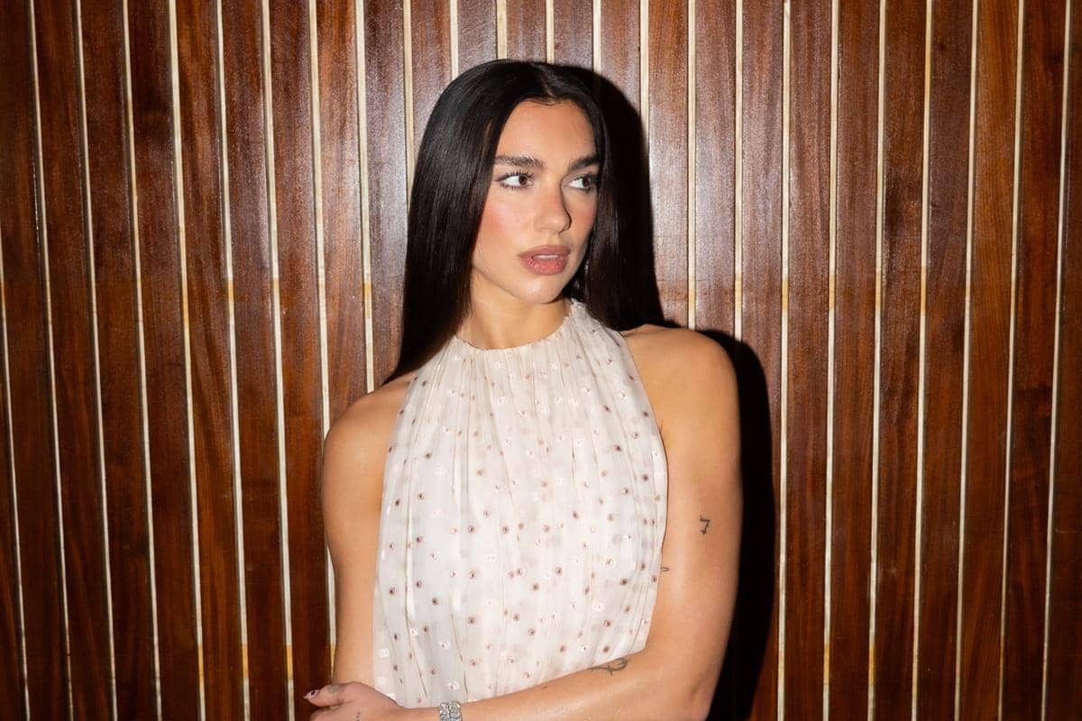 Dua Lipa Gugat Samsung 260 M karena Pajang Wajahnya Tanpa Izin