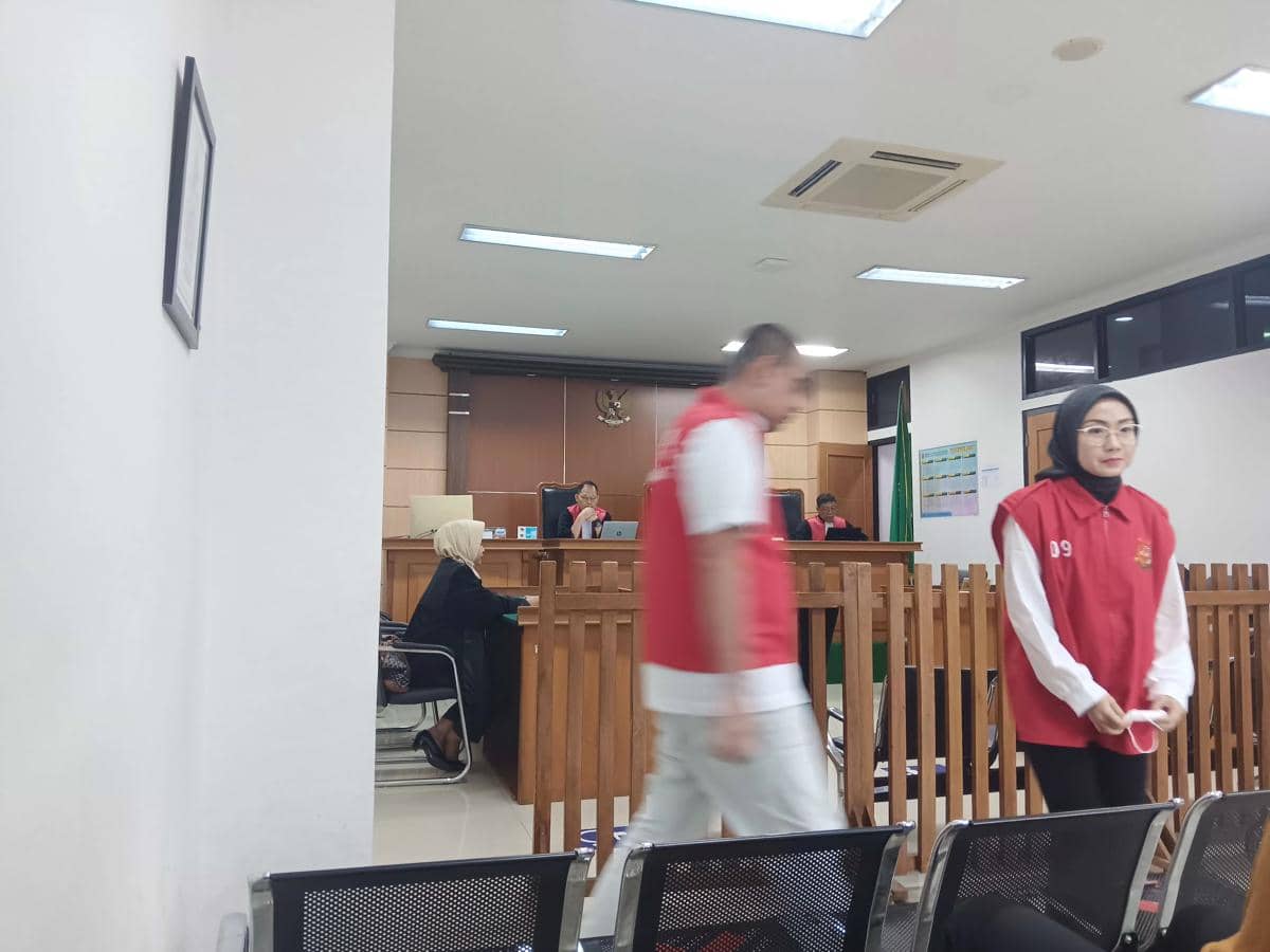 Wahyu Papat dab Zahlidar usai menjalani sidang (Dok. Khaerul Anwar)