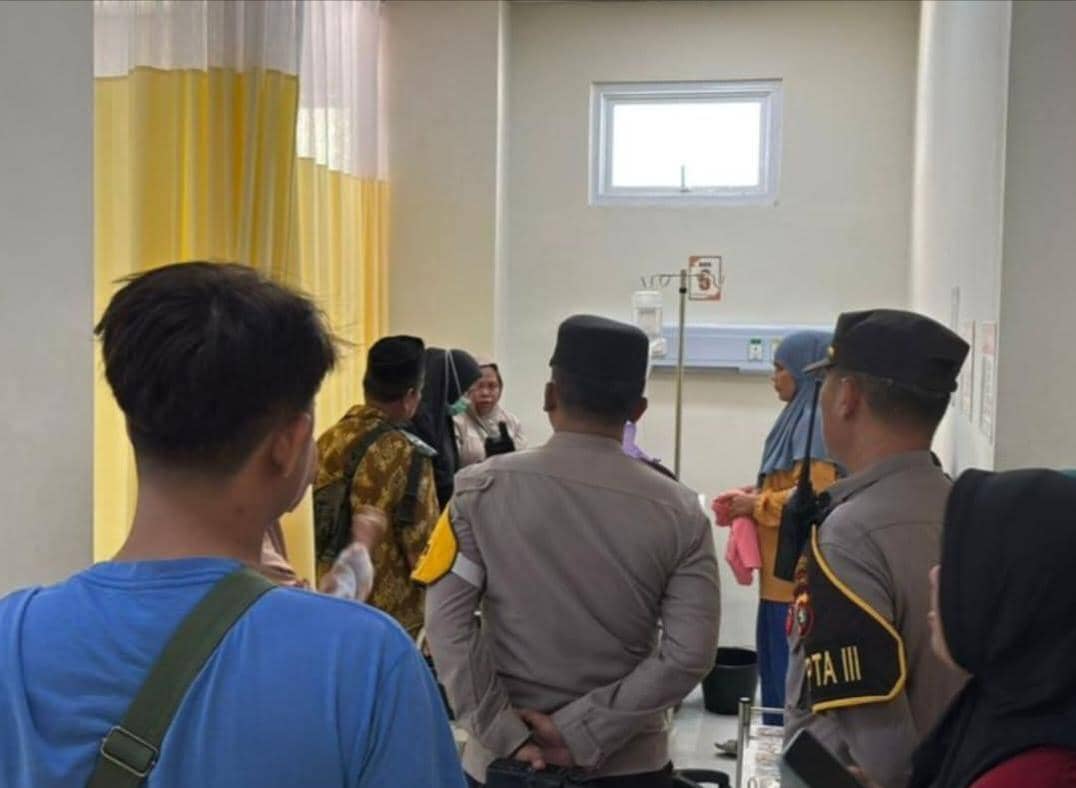 Seorang ibu mencoba bunuh diri dengan nekat minum racun serta turut mencekoki tiga anaknya. (Dok. Polresta Mamuju)