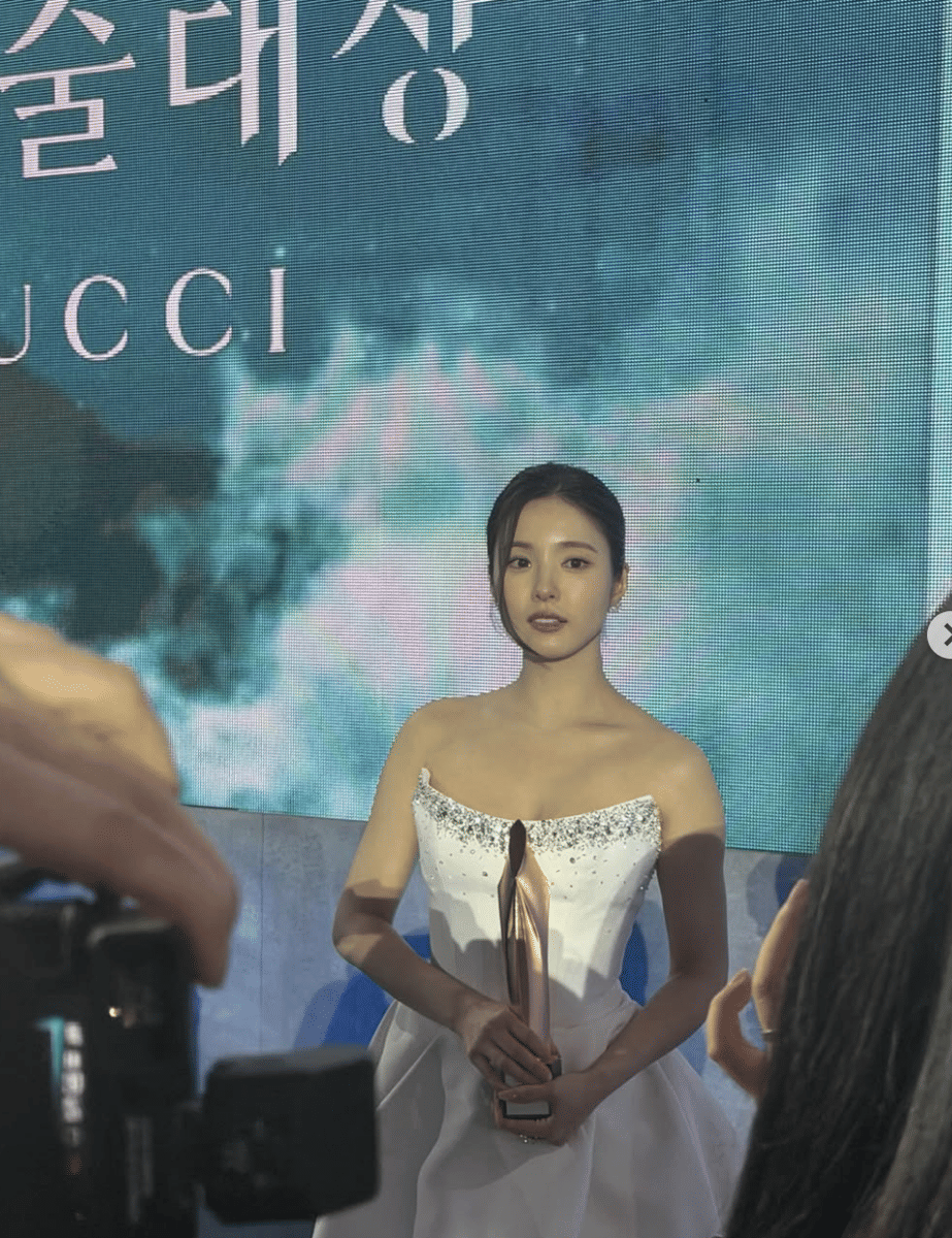 Shin Se Kyung menang di Baeksang Arts Awards 2026
