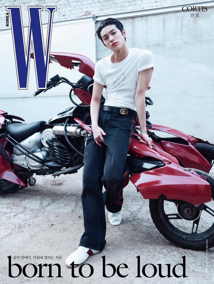 Pemotretan Cortis bersama W Korea