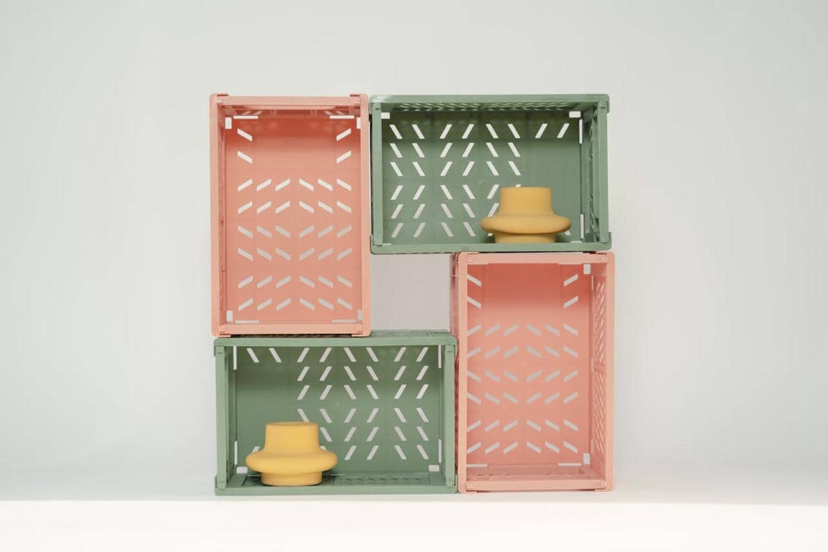 Storage box 