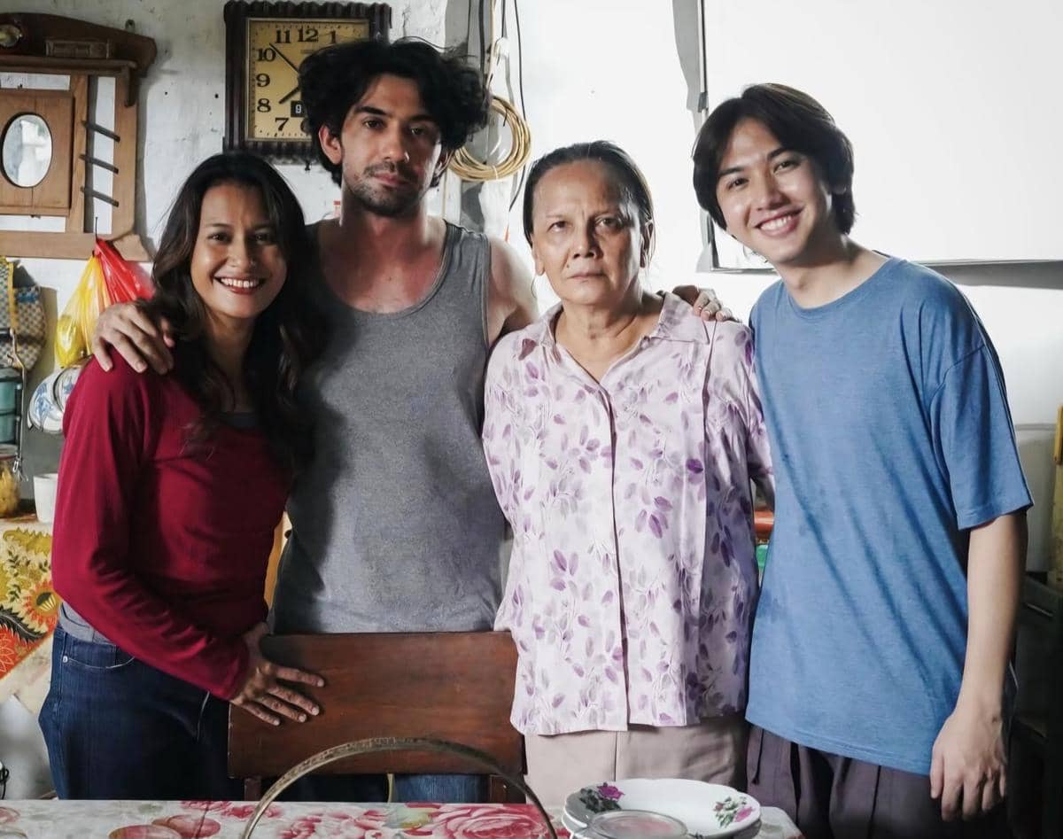 3 Aktor Pernah Jadi Kakak Ari Irham di Film, Terbaru Reza Rahadian