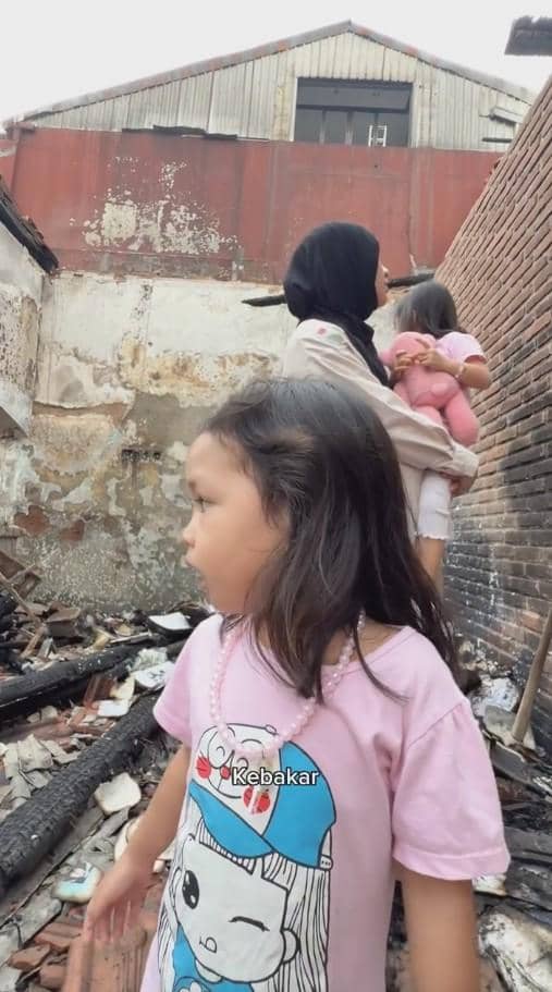 Anisa Rahma Perdana Ajak Anak ke Rumahnya usai Kebakaran (Instagram.com/anisarahma_12)