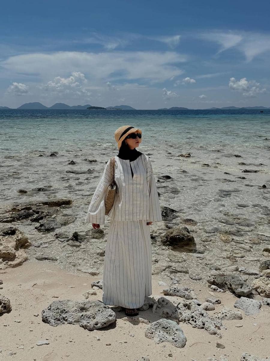 OOTD ke Pantai ala Erlinda Yuliana