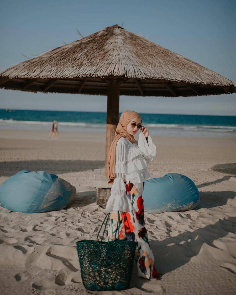 OOTD ke Pantai ala Erlinda Yuliana