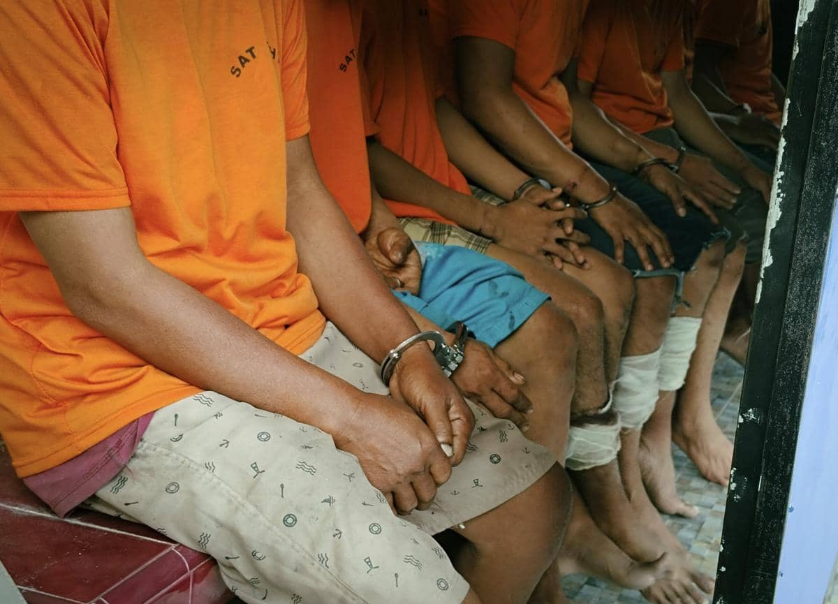 Beraksi di Bawah Terowongan Rel Kereta, 4 Pelaku Begal Bersajam Diciduk