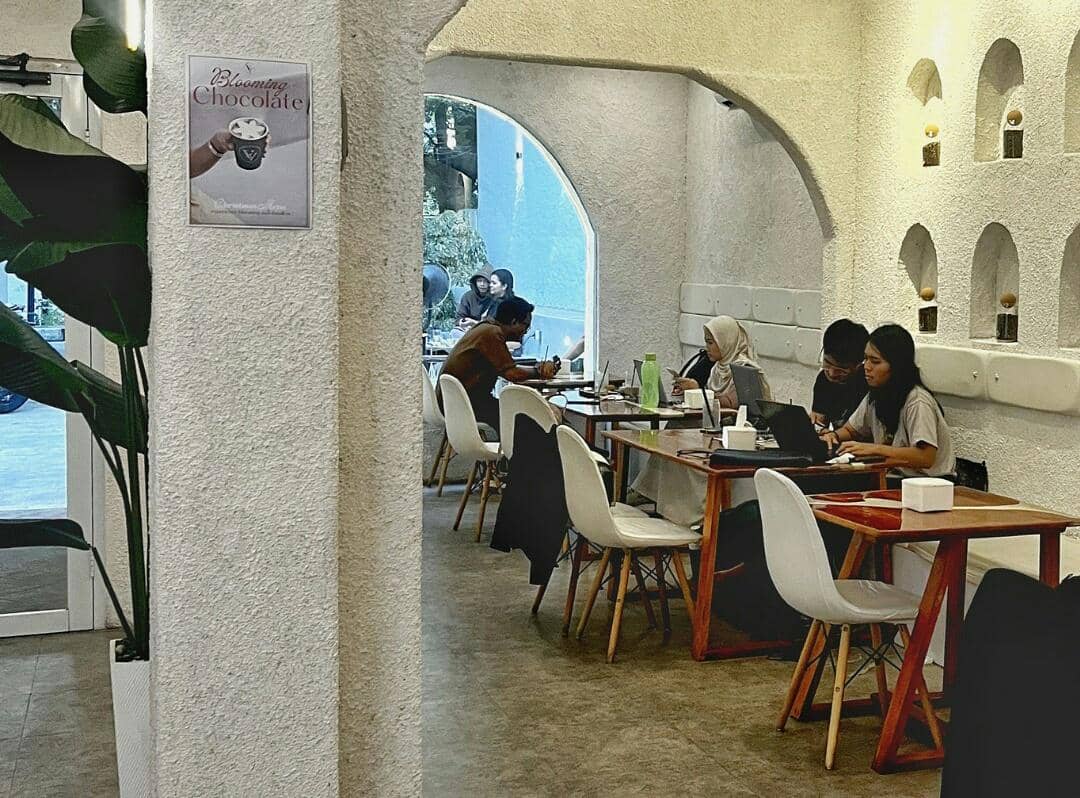 Double V Terrace, Jakarta Pusat