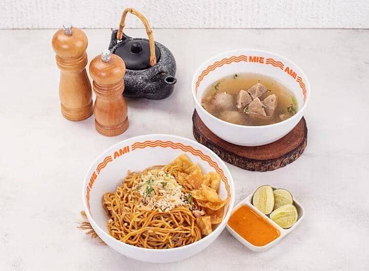 menu makanan Mie Ami