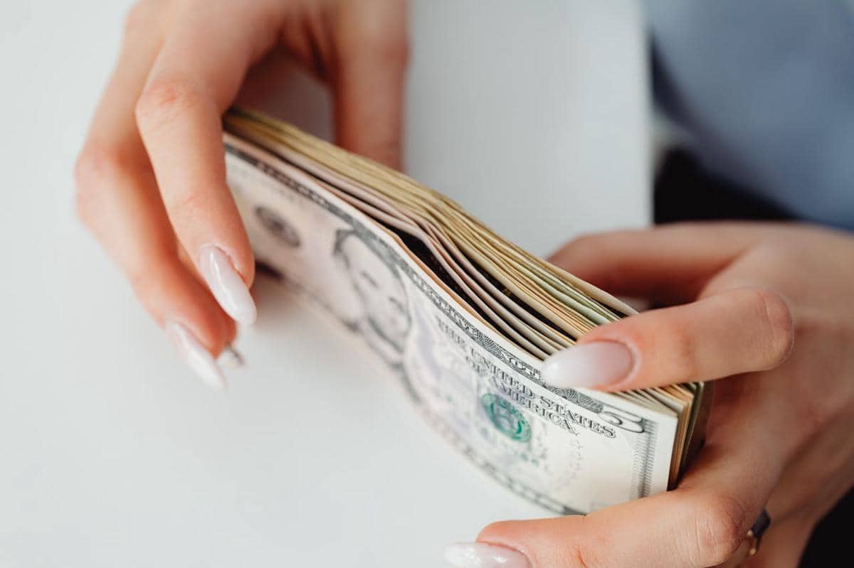 Minim Literasi Keuangan, Warga AS Kehilangan Jutaan Rupiah Saban Tahun