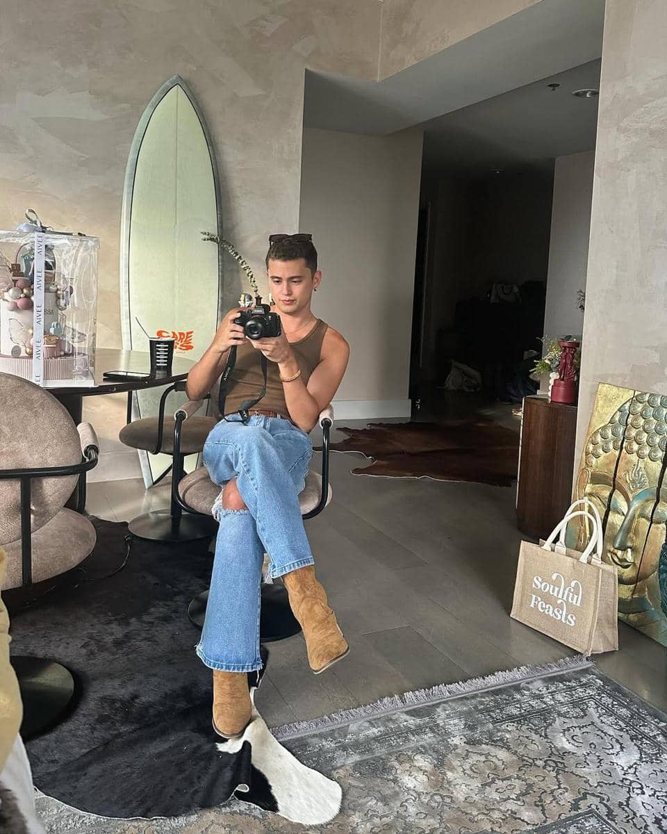 Gaya unik ala James Reid
