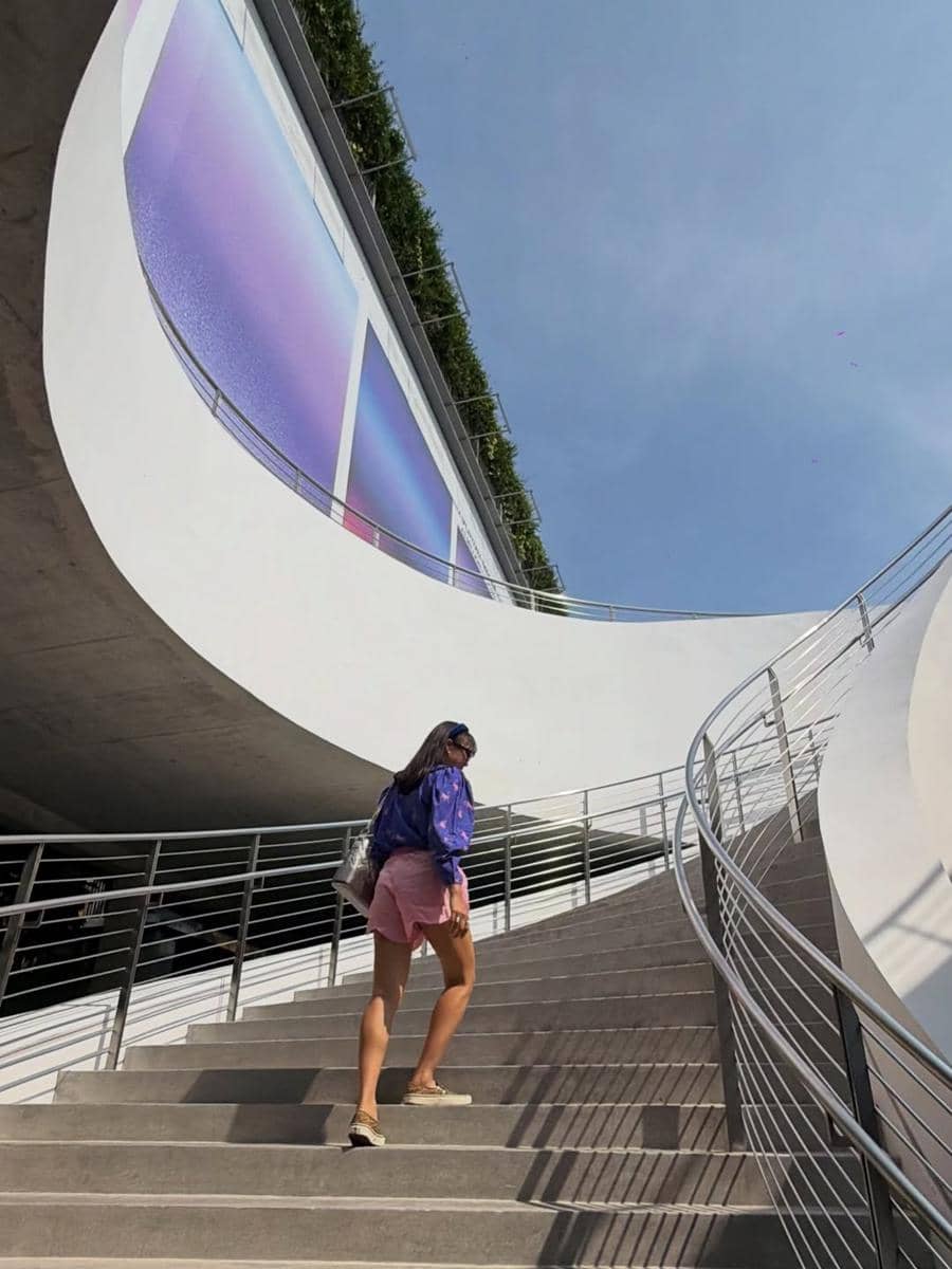 Kenes Andari dan Winky Wiryawan ke museum DIB Bangkok