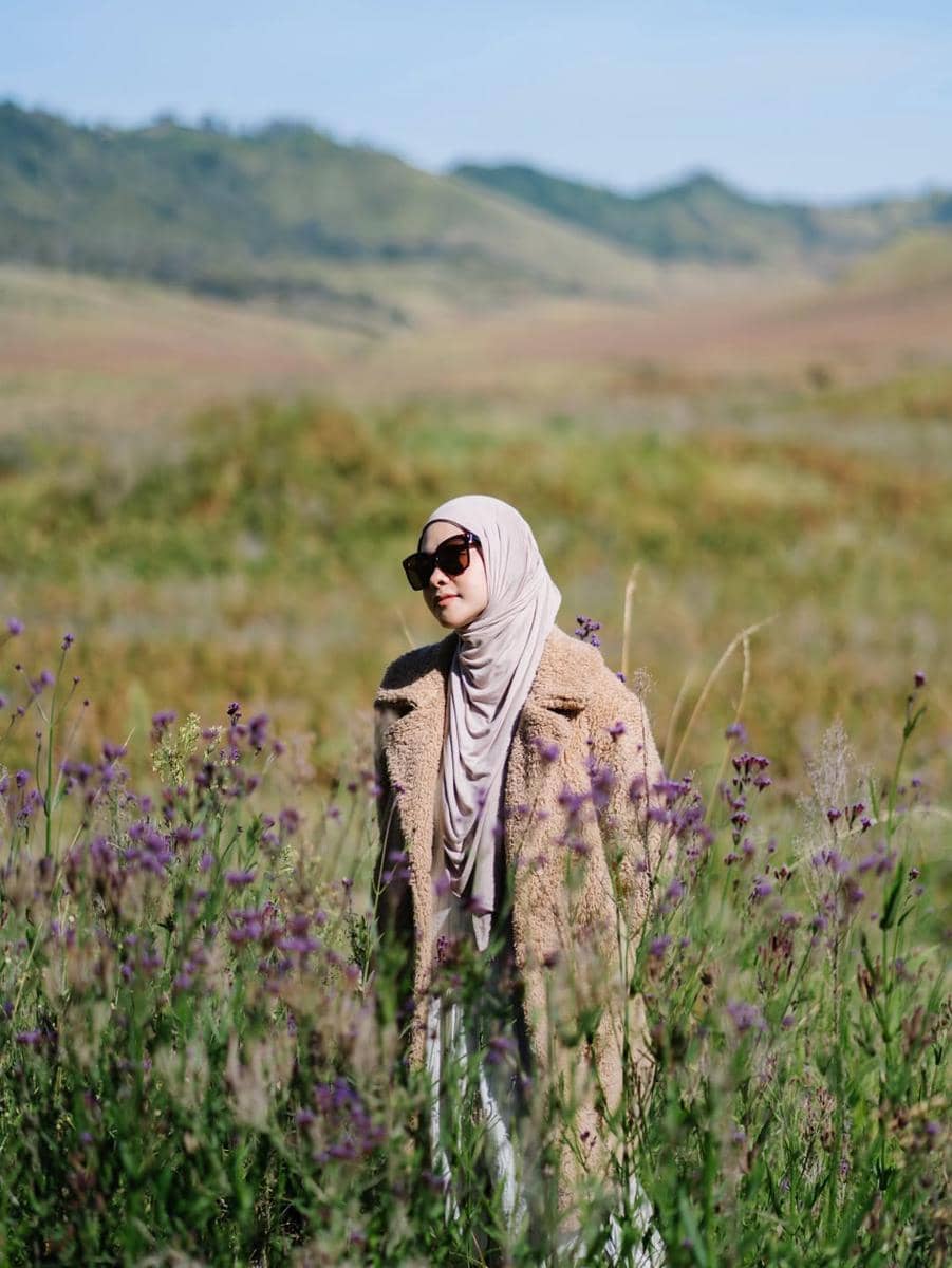 Photoshoot keluarga Poppy Bunga saat berlibur di Gunung Bromo
