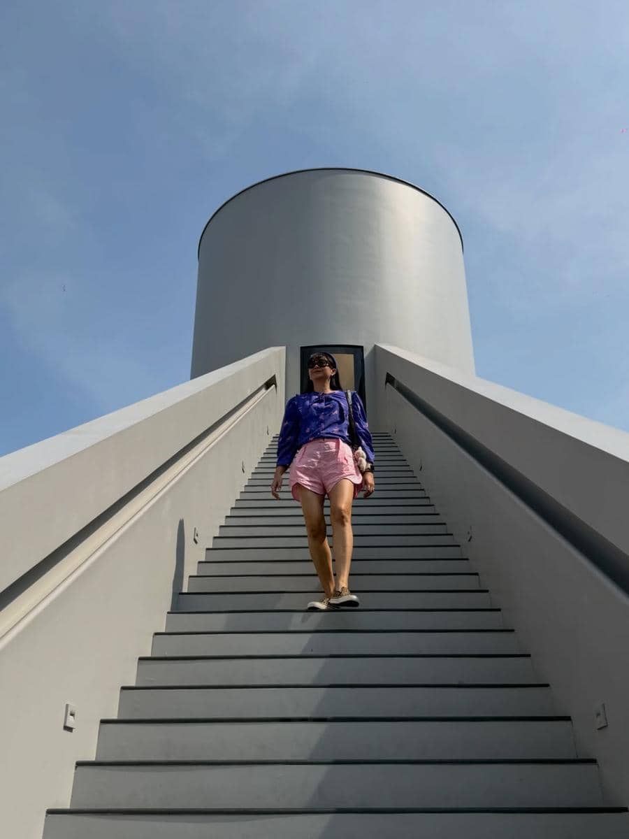 Kenes Andari dan Winky Wiryawan ke museum DIB Bangkok