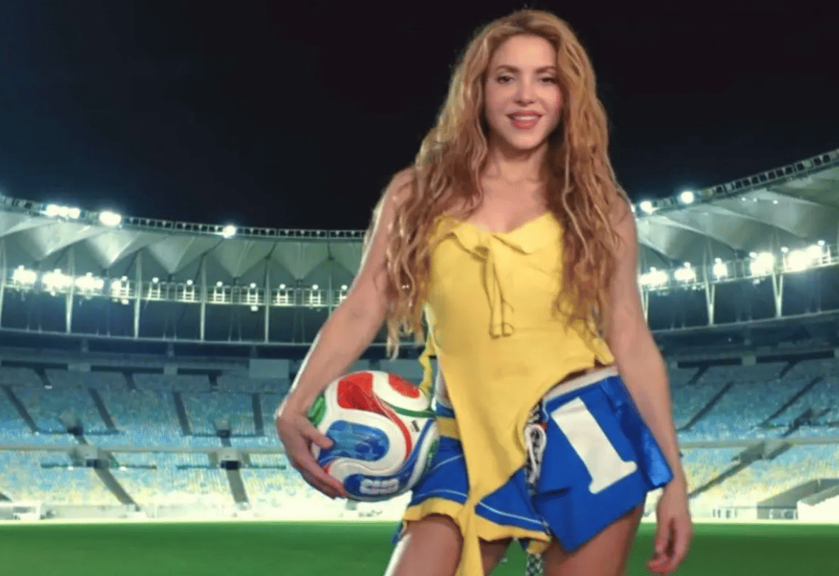 Shakira dalam music video "Dai-Dai"