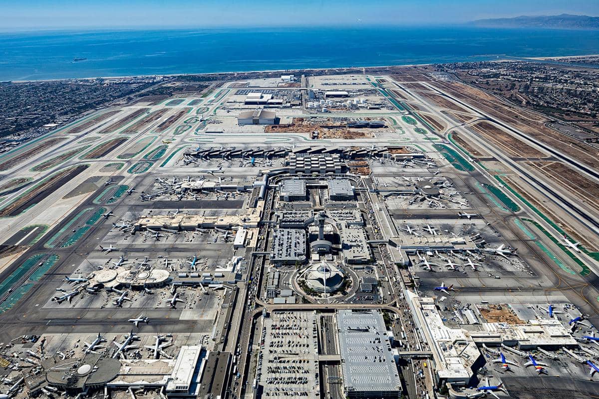 ilustrasi Los Angeles International Airport (unsplash.com/Sean Pierce)